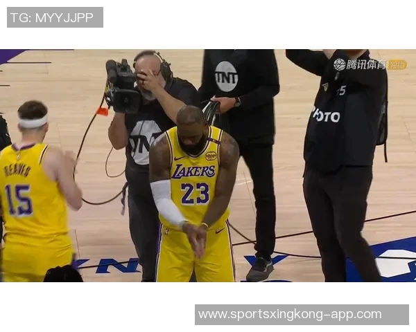 詹姆斯谈眼睛进镁粉的体验表示自己其实感受不到这些异物的存在 詹姆斯谈眼睛进镁粉的体验表示自己其实感受不到这些异物的存在