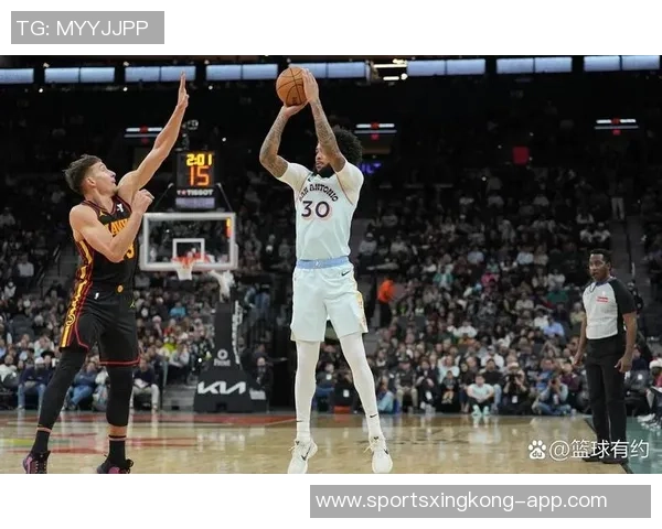 尚帕尼三分球如雨下全场轰下15分3篮板1盖帽展现神准外线实力 尚帕尼三分球如雨下全场轰下15分3篮板1盖帽展现神准外线实力